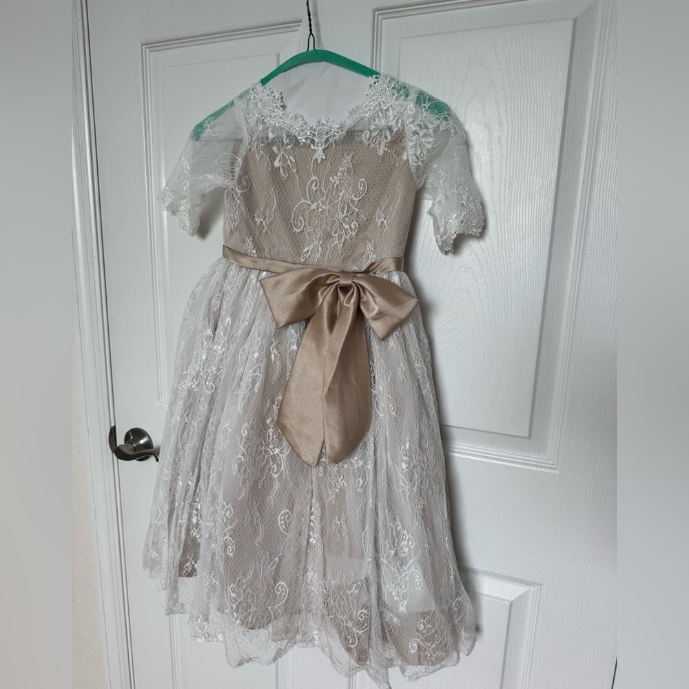 White Long Sleeve Lace Flower Girl Dresses with Champagne Sashes